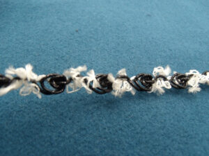 ruban fantaisie motif fleur noir et blanc