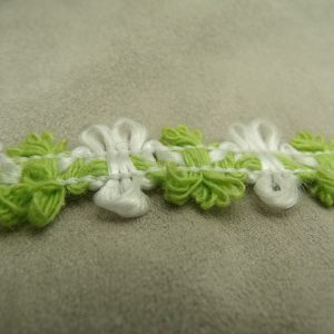 ruban fantaisie motif fleur vert et blanc