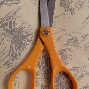 ciseau orange de belle qualité