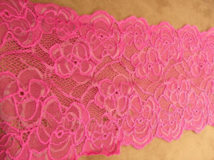 dentelle de calais fuschia violine