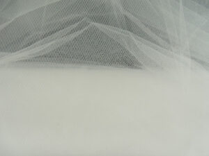 TULLE FIN COULEUR BLANC