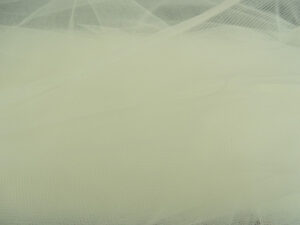 TULLE FIN COULEUR BLANC CASSEE