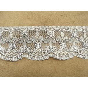 DENTELLE DE CALAIS dentelé sur une bordure 6 cm