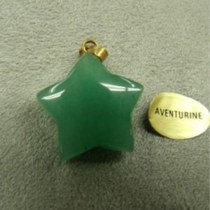 PENDENTIF ETOILE-AVENTURINE,LARGEUR: 2 cm / EPAISSEUR: 5 mm