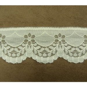 DENTELLE DE CALAIS beige clair dentelé sur une bordure 4 cm