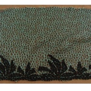 DENTELLE DE CALAIS noire sur fond 15 cm / hauteur de broderie 3 cm