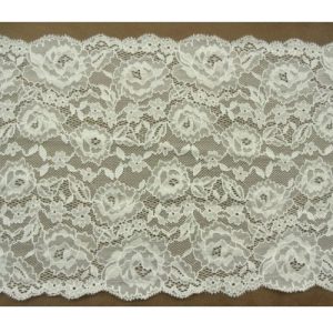 DENTELLE DE CALAIS ivoire légèrement stretch dentelé sur les 2 bordures 23 cm