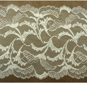 DENTELLE DE CALAIS ivoire 18 cm