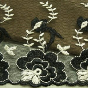 dentelle de calais noire et or 30 cm/ hauteur de broderie: 15 cm