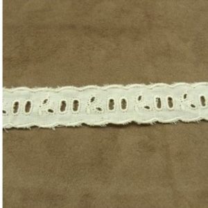 BRODERIE ANGLAISE coton creme 2.5 cm