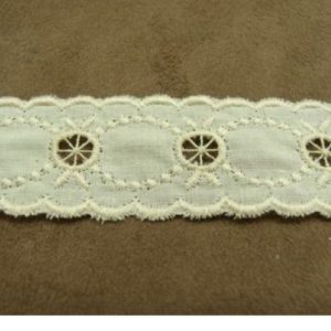 BRODERIE ANGLAISE VINTAGE ENTRE 2 écru 3.5 cm