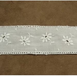 BRODERIE ANGLAISE ENTRE 2 blanche 3,8 cm