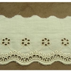 BRODERIE ANGLAISE VINTAGE COTON écru 6 cm/hauteur de broderie:3.5 cm