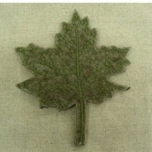 écusson thermocollant motif trèfle vert largeur 7,5cm sur hauteur 10cm