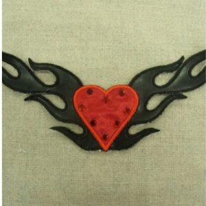 écusson thermocollant- aigle noir skai avec cœur strass rouge , largeur 12cm sur hauteur 4,5cm