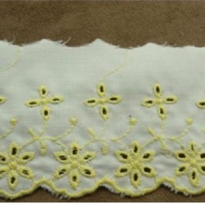 BRODERIE ANGLAISE COTON FOND BLANC jaune 7 cm / hauteur de broderie:5 cm