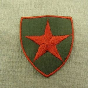écusson militaire à coudre motif étoile rouge ,largeur 5cm sur hauteur 5cm