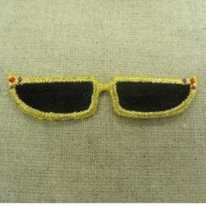 écusson thermocollant- lunette de soleil or et noir sans branche ,largeur 6,5cm sur hauteur 1,5cm