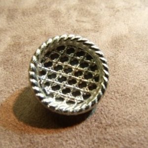 BOUTON A QUEUE METAL ARGENT,22 mm, de belle qualité