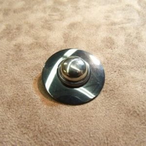 BOUTON A QUEUE METAL ARGENT ,27 mm, de belle qualité