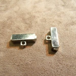 BOUTON/MANCHETTE A QUEUE METAL ARGENT Hauteur: 20mm/ EPAISSEUR: 5cm,de belle qualité