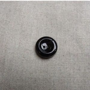 Bouton acrylique à 2 trous noir,de belle qualité