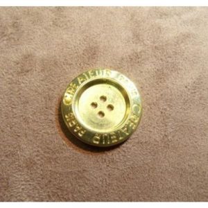 BOUTON A 4 TROUS-MOTIF: PARIS CRÉATEUR-OR ,28 mm, de belle qualité