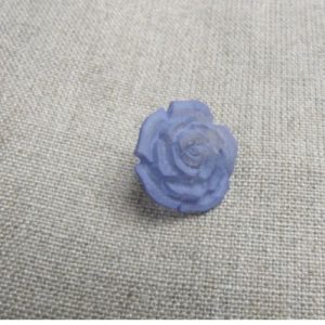 bouton acrylique MOTIF fleur bleu,de belle qualité