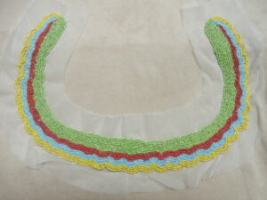 COLS PERLES-Applique plastron à coudre perles GRAND MODELE