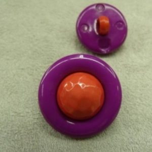 bouton acrylique bicolore composé,violet et rouge,22 mm,de belle qualité