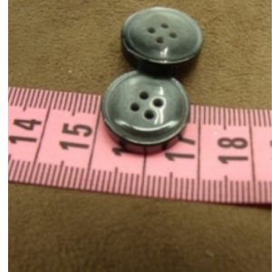 bouton acrylique gris à 4 trous 1.7 cm, de belle qualité