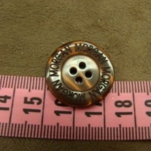 bouton acrylique marron, 23 mm , de belle qualité