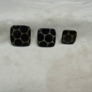 BOUTON ACRYLIQUE-DORE