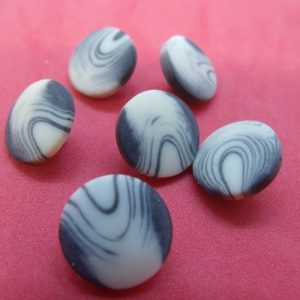 bouton acrylique marbré , 14 mm,vendu par 6