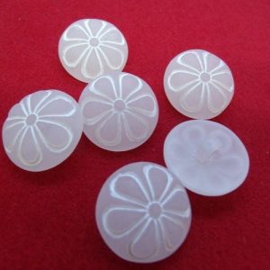 bouton acrylique blanc et translucide VENDU PAR LOT DE 6