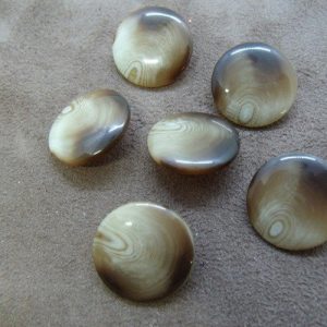 bouton acrylique marron beige , 20mm , vendu par 6
