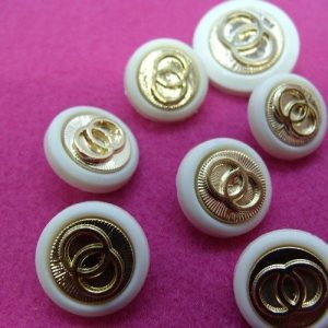 bouton acrylique composé or et blanc VENDU PAR LOT DE 6