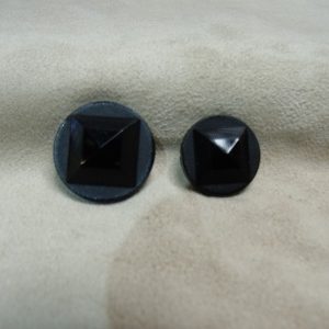 BOUTON PYRAMIDE-NOIR