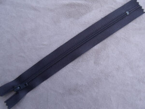 FERMETURE A GLISSIÈRE NON SÉPARABLE – 18cm-BLEU DE BERLIN