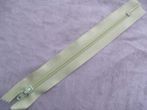 FERMETURE A GLISSIÈRE NON SÉPARABLE – 15cm- JAUNE CANARI