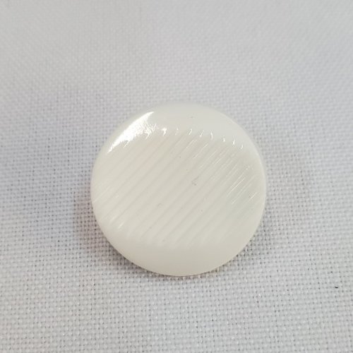 Bouton acrylique blanc cassé motif rayures – 22 / 27 mm – Image 2