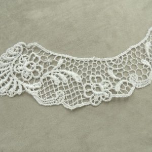 INCRUSTATION BRODEE BLANC