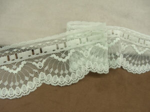 DENTELLE DE CALAIS-7cm- VERT