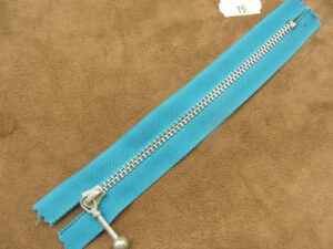 FERMETURE METALIQUE- 15 cm- BLEU TURQUOISE- A TIRETTE
