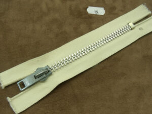 FERMETURE METALIQUE-15 cm- CREME