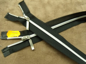 FERMETURE SEPARABLE- DOUBLE CURSEUR-55 cm- NOIR & BLANC