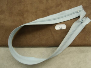 FERMETURE A GLISSERE- 40 cm- BLEU CIEL