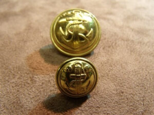 BOUTONS MILITAIRES- OR- ancre marine