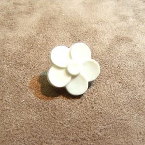 BOUTON A FLEURS - BLANC