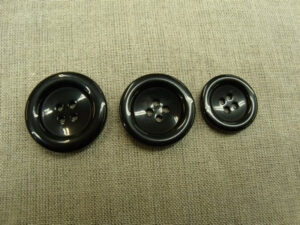 BOUTON A 4 TROUS- NOIR